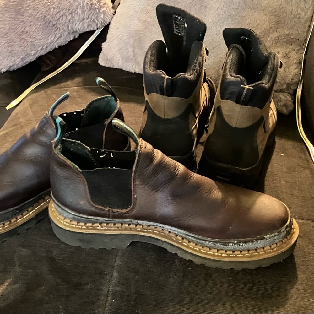 Made for a man but strong enough for a woman. Brown Leather Slip-On Boots works.